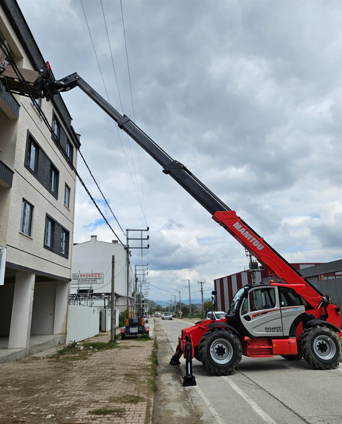 Manitou teleskopik yükleyici